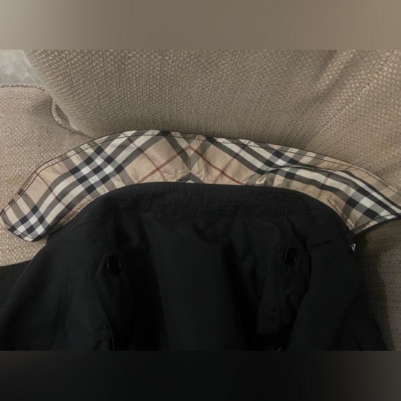Women’s Burberry Black Trench Coat Classic Design - Picture 13 of 14
